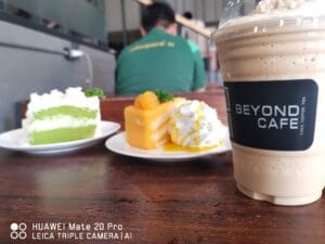 รีวิวรถเช่าอุดร และ Beyond Cafe