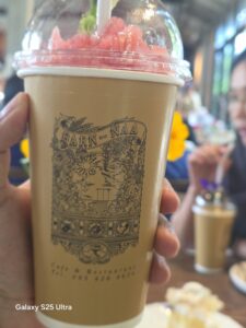 ทริปไหว้พระและเที่ยวคาเฟ่อุดรธานี แวะบ้านนาคาเฟ่ด้วยรถเช่า 7 ที่นั่งจาก FriendsCarrent
