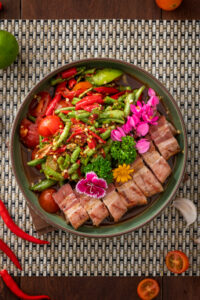 เสือหลงป่า ตำถั่วหมูกรอบ รสแซ่บ ร้านอาหารอีสานอุดร FriendsCarrent