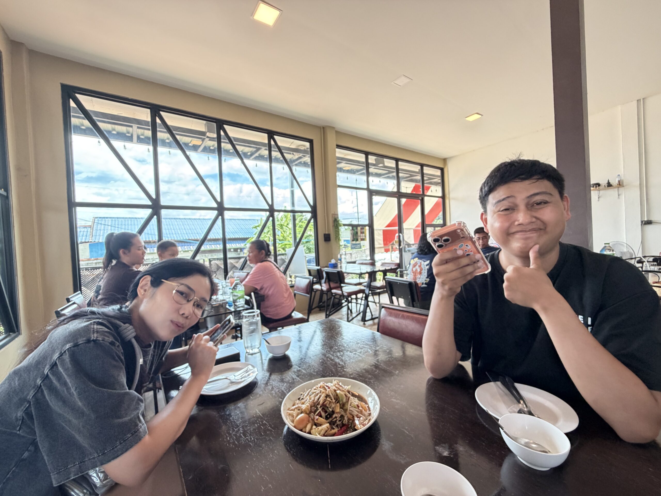 รีวิว ร้านส้มตำกุ้งแซ่บซีรีส์ ซอยกำนัน อุดรธานี friendscarrent รถเช่าอุดร