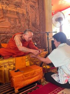 สักการะองค์พระธาตุกลางน้ำ หนองคาย บริการรถเช่ารับส่งฟรีสนามบินอุดรธานี