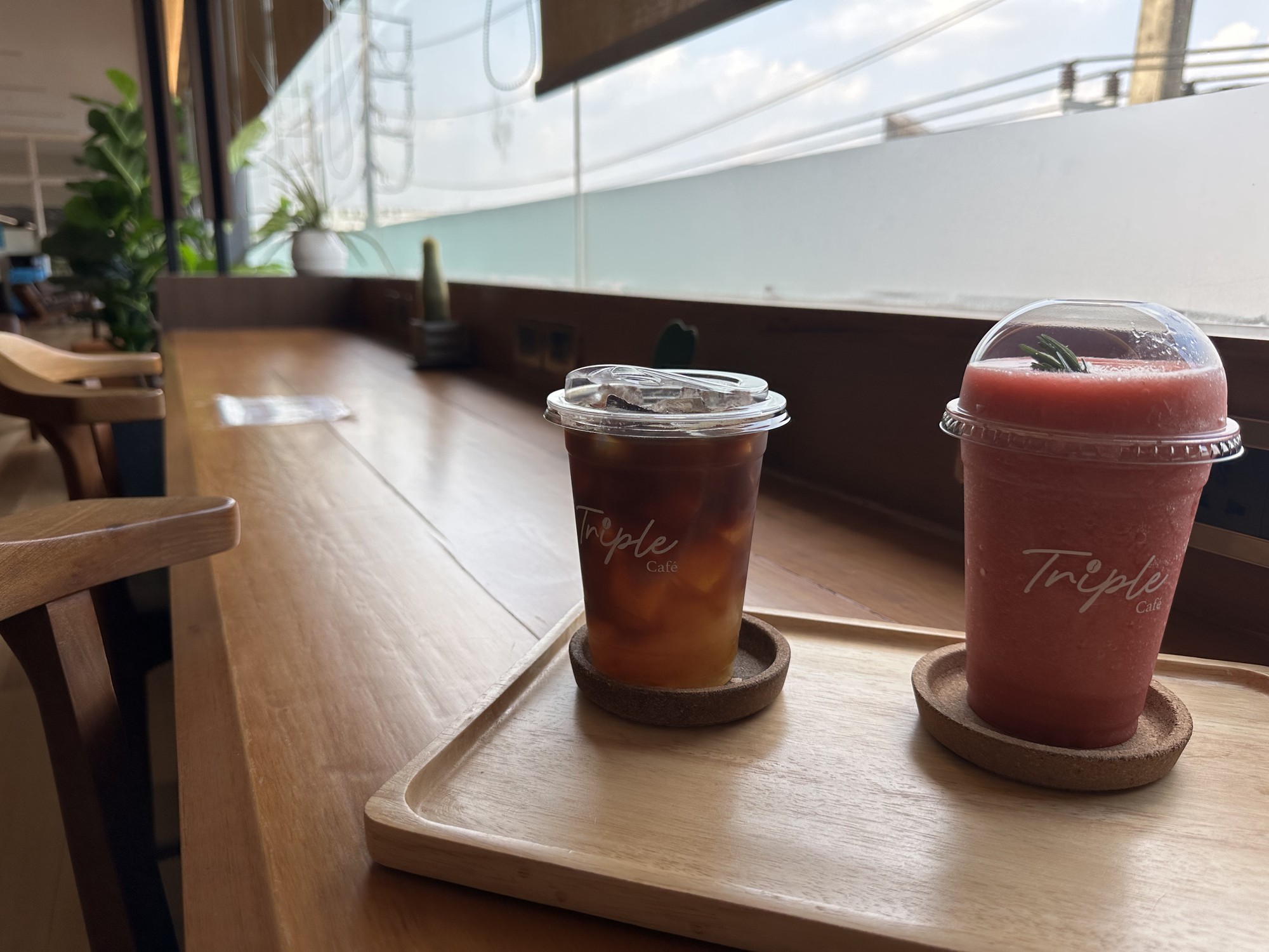 ภาพคาเฟ่ รถเช่าอุดร friendscarrent เที่ยวหนองคาย