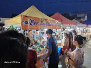 ขับรถเช่าอุดรเที่ยวช้อปปิ้งยามเย็นที่ Walking Street อุดรธานี ใจกลางเมือง friendscarrent